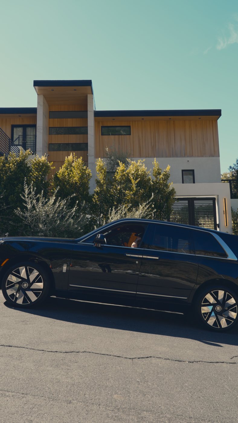 Rolls-Royce outside, C0297, graded with Outdoor