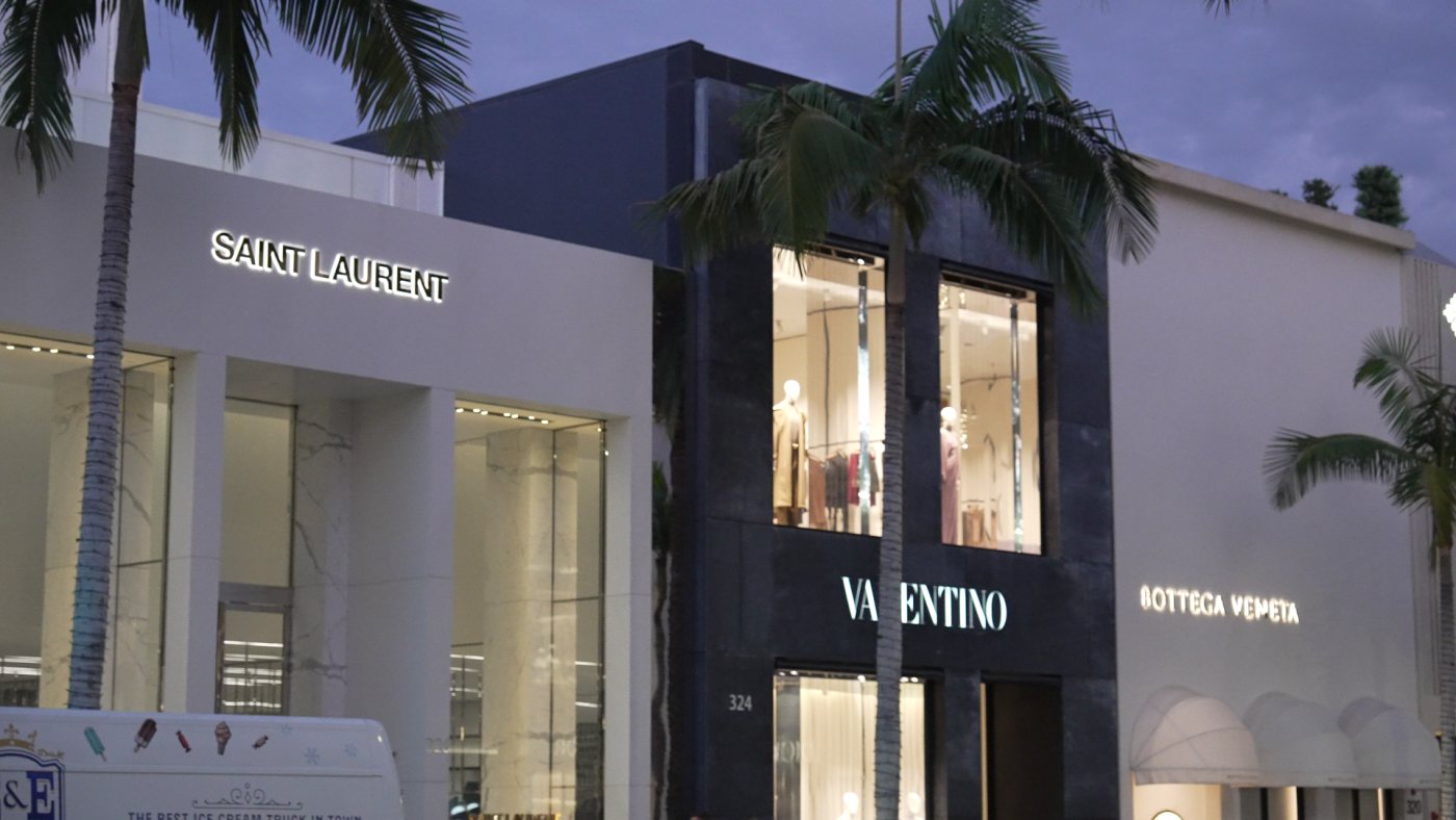 Rodeo Drive, blue hour, C0469, raw