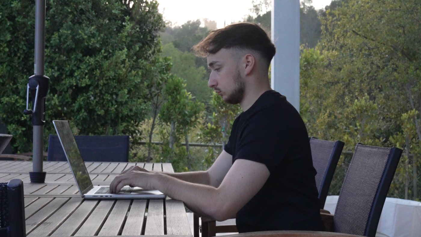 Working on the terrace, C0502, raw